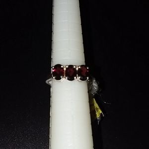 Pretty! Genuine Garnet 3 ctw- Solid 925 Size 7💎💞💍